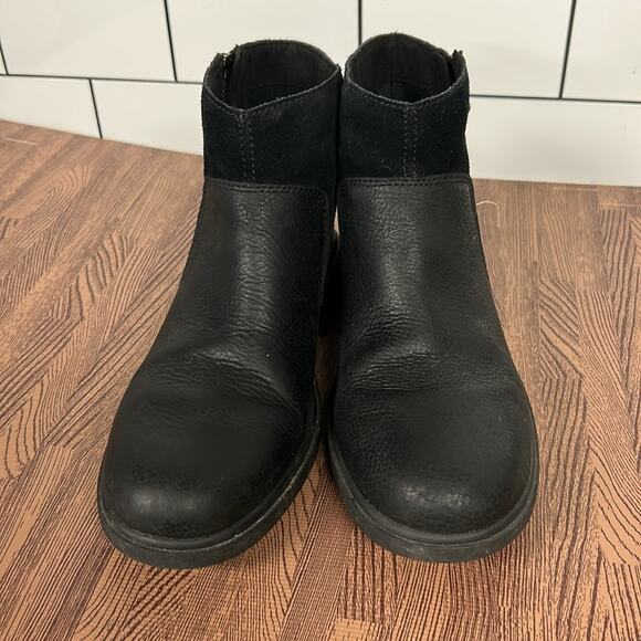 Ugg Boots Booties Harrison Zip Women’s Size 8.5 Leather + Suede 1121754 - Picture 2 of 7